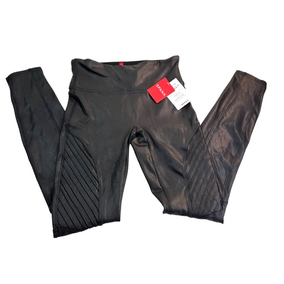 Spanx Women’s Faux Leather Moto Leggings Color: Very Black Size: XS/TP NWT. - Picture 7 of 16